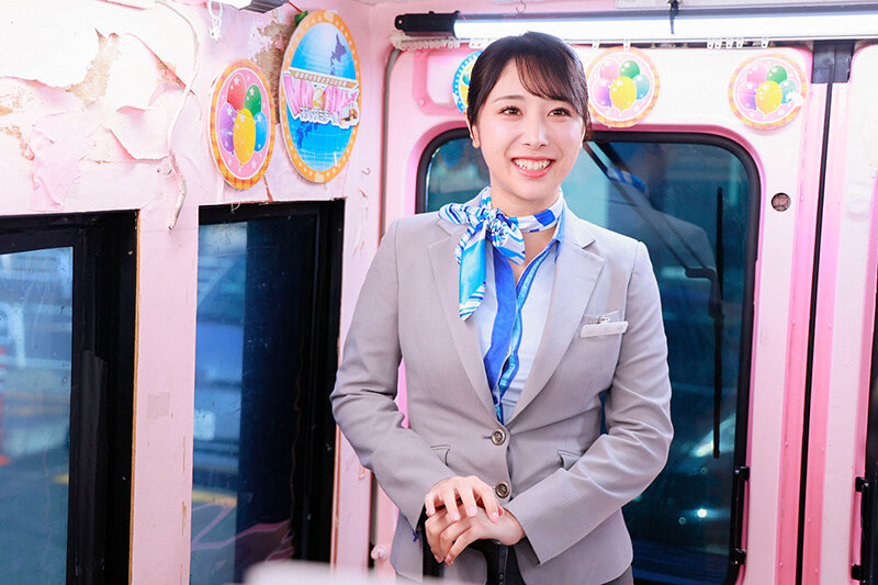 働く女AV出演ドキュメント 現役国際線キャビンアテンダント あすかさん（24歳）170cm高身長、Gカップ巨乳、デカ尻90cm、黒パンスト美脚―。マジックミラー便では口説けなかったハイスペックなCAが交渉の果てに最初で最後のAV DEBUT