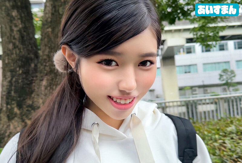 男性経験少な目、お店のエロ本見て興奮しちゃってパンツ濡らすド淫乱書店勤務女子 パーカー＆ロングスカートの地味な恰好だけど脱ぐとめちゃすごいドスケベボディ陰キャむっつり巨乳しおりちゃん25歳